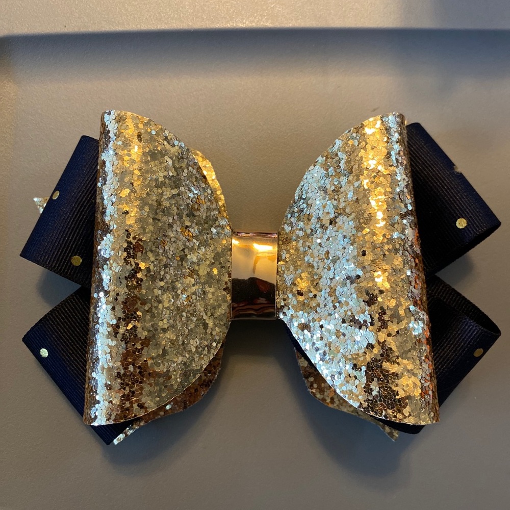Large bow